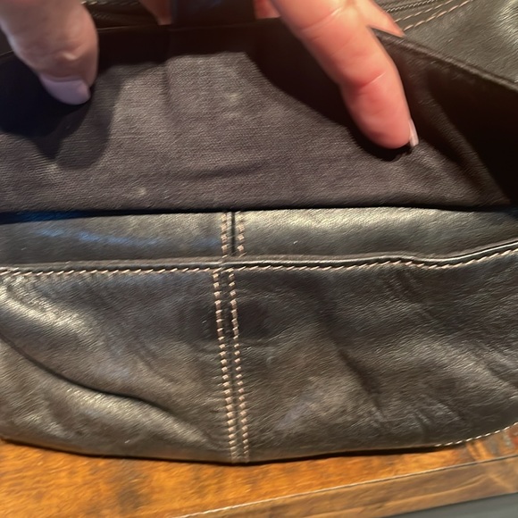 Fossil Black Smooth Leather Shoulder Bag EUC - Picture 4 of 14